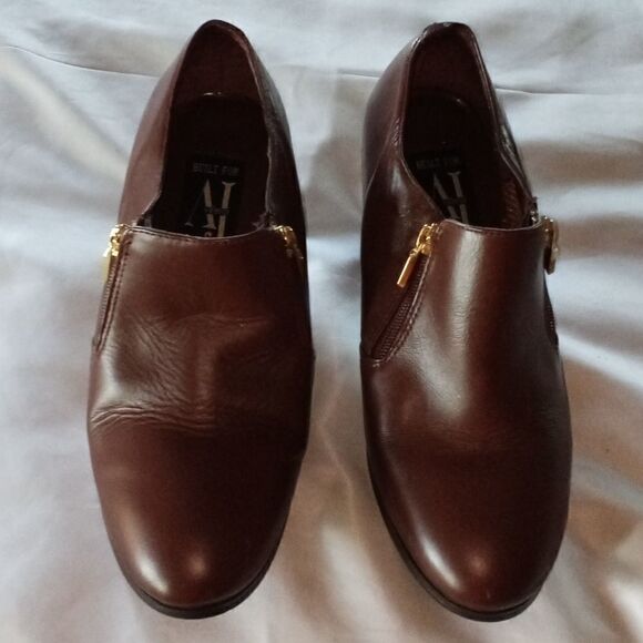 4@30.00 or 30.00 Ladies Boots by AJ VALENCIA - Picture 1 of 15